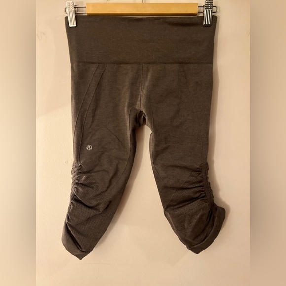 Lululemon In The Flow Cropped Leggings 4 - Picture 4 of 4